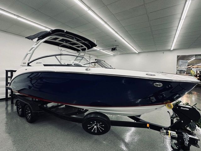 2025 Yamaha Boats 252SE