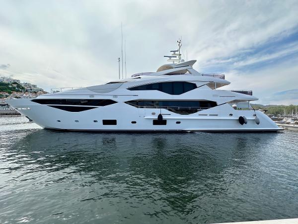 Sunseeker 131 Yacht Sunseeker 131 Yacht