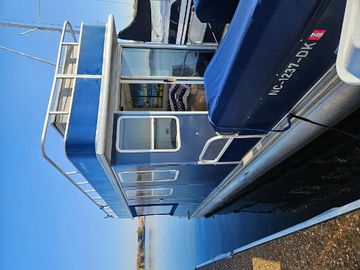 2008 Sun Tracker Party Barge