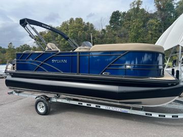 2025 Sylvan 8520 Cruise - In Stock
