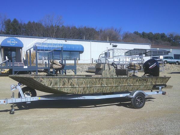 2025 Lund 2070 Predator CC