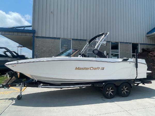 2022 MasterCraft XT24