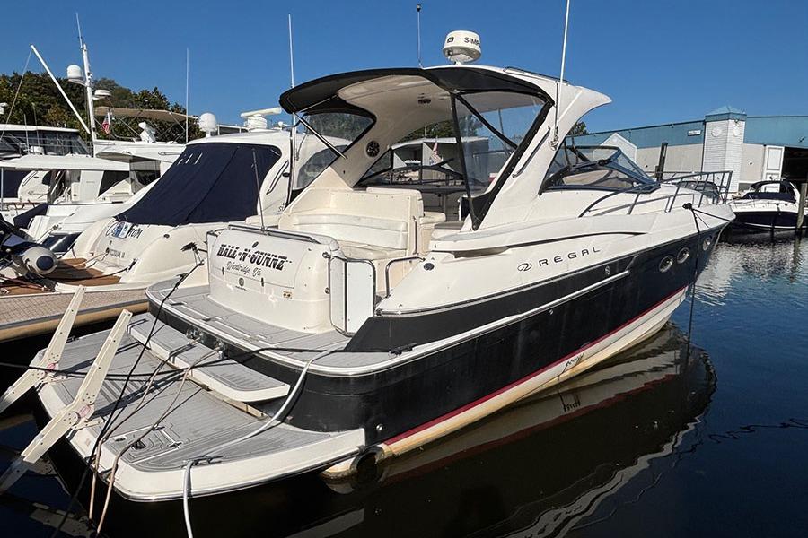 2005 Regal Commodore 4260