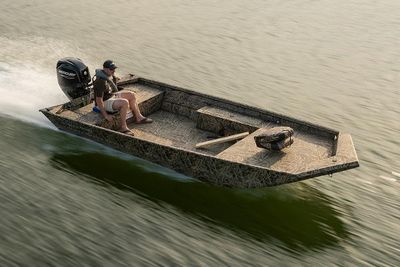 Lowe Roughneck 1860 Boat