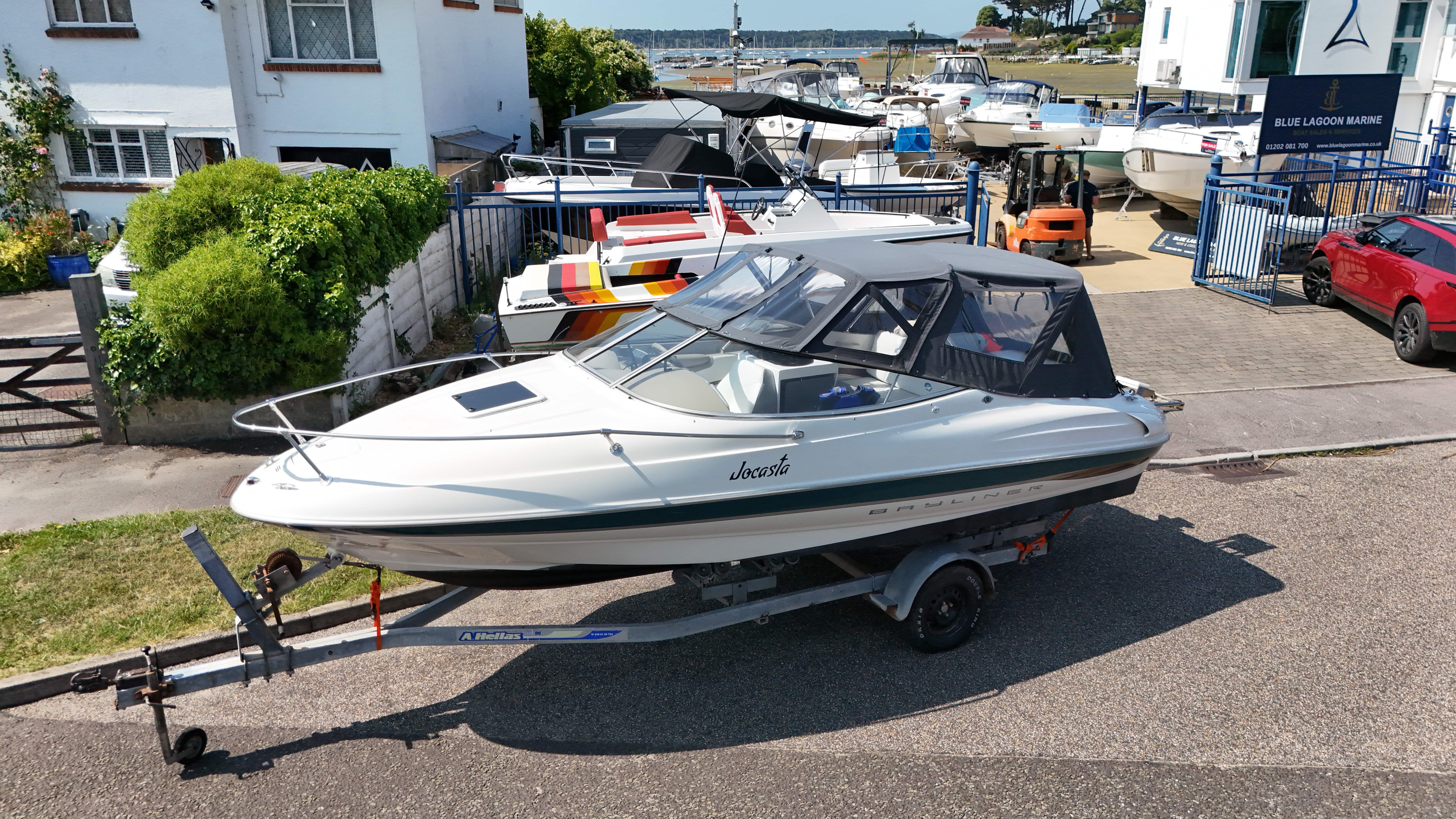 2000 Bayliner 2052 Capri