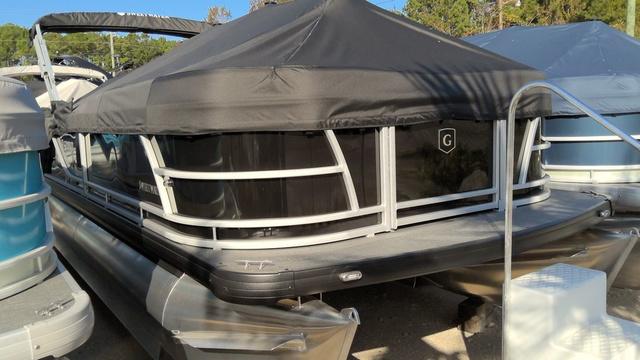 Godfrey Marine Sweetwater 2286 CSE