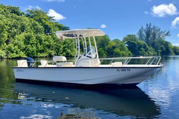 2022 Boston Whaler 210 Montauk