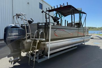 2023 Angler Qwest 8526