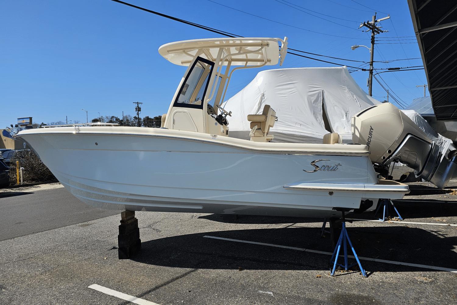 2025 Scout 240 XSF