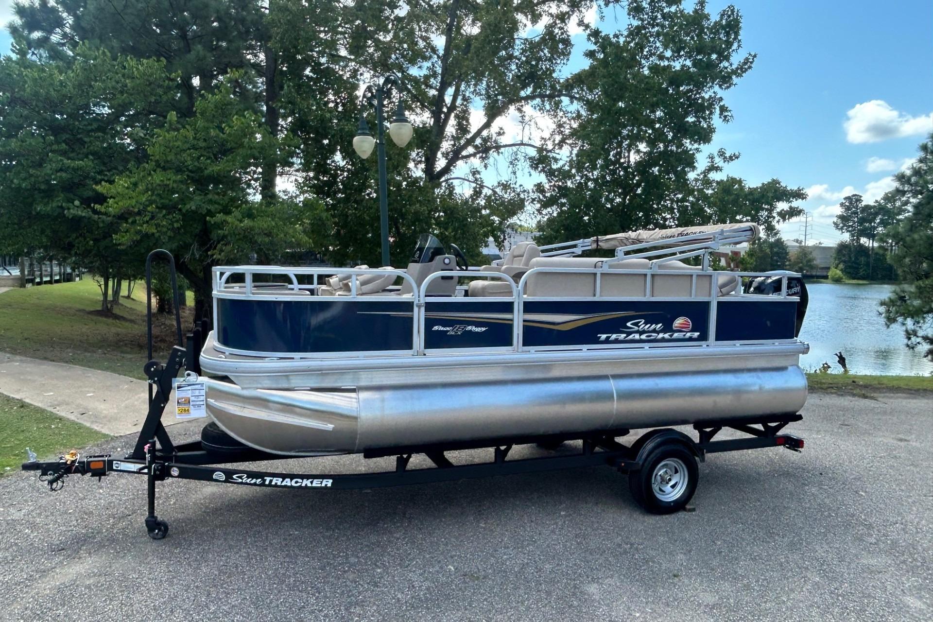 2025 Sun Tracker Bass Buggy 18 DLX