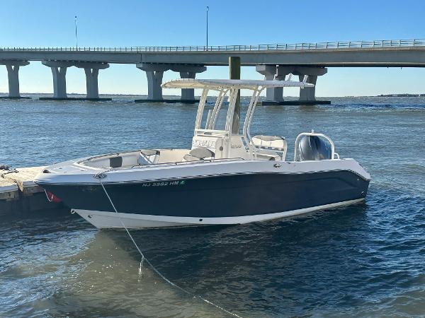 2018 Robalo R200 Center Console