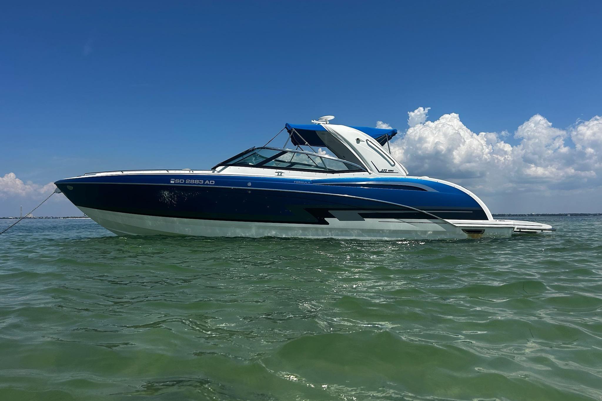 2017 Formula 350 Crossover Bowrider