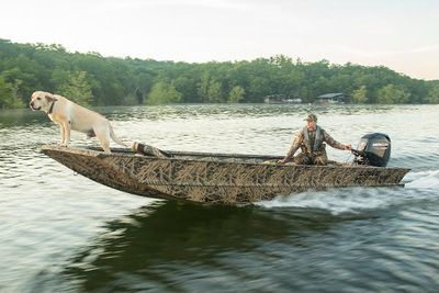 Lowe Roughneck 1860 Waterfowl Tiller Boat