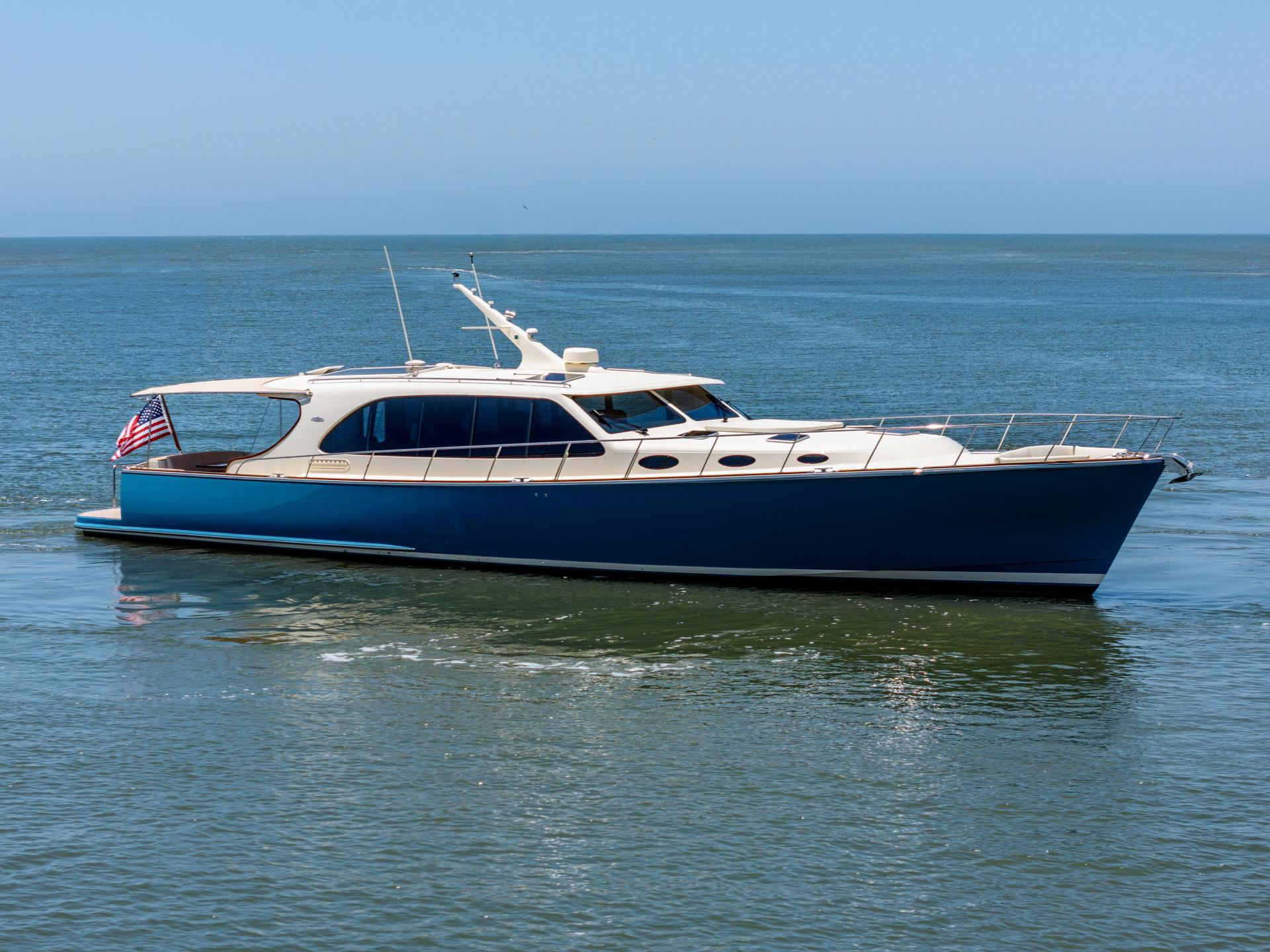 2025 Palm Beach Motor Yachts PB70