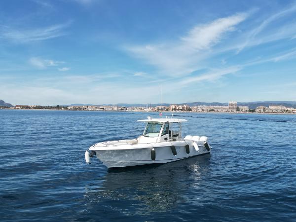 2015 Boston Whaler 350 Outrage