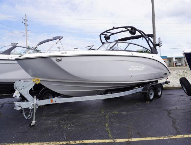 Yamaha Boats 252XE