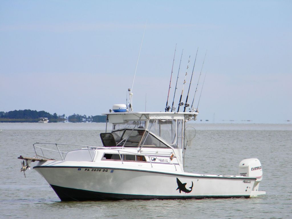 1981 Mako 238 WA