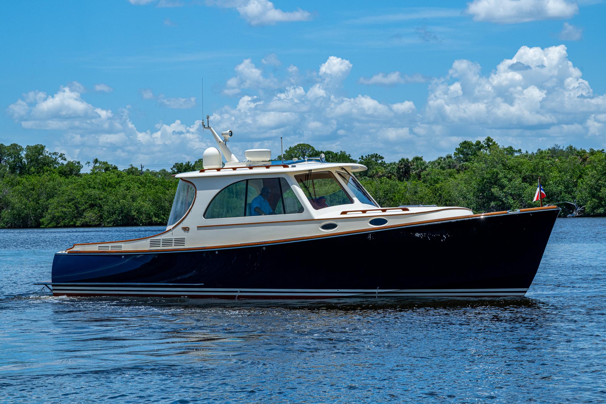 2016 Hinckley Picnic Boat 37 MKIII