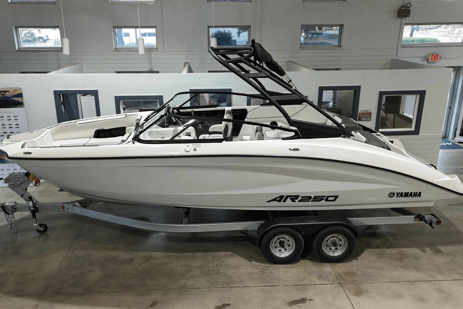 Yamaha Boats AR250