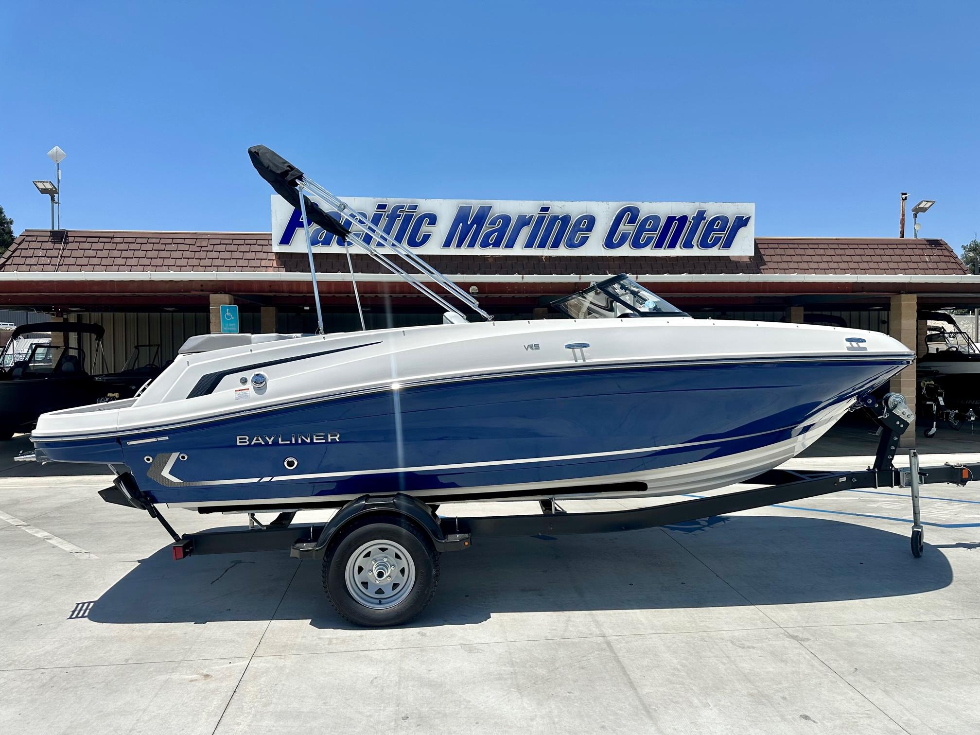 2025 Bayliner VR Series VR5 Bowrider w/ 200HP Mercury!