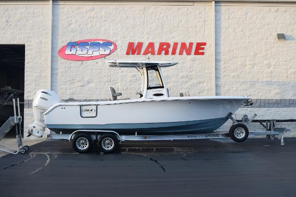 Sea Hunt Ultra 255 SE 2025 Sea Hunt Ultra 255 SE boat on trailer at GSPS Marine dealership.
