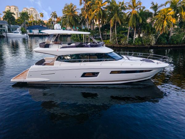 2018 Prestige 560