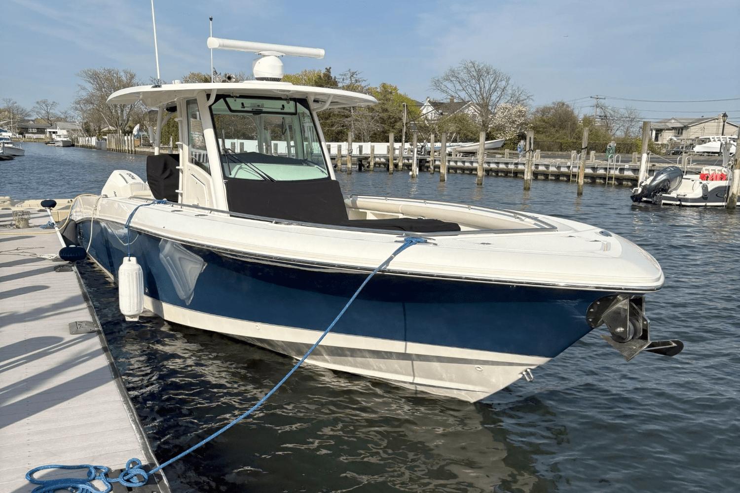2022 Boston Whaler 350 Outrage