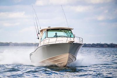 Grady-White Express 370 Boat