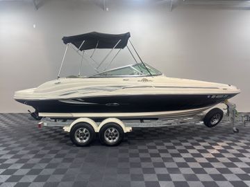 2005 Sea Ray 200 Sundeck
