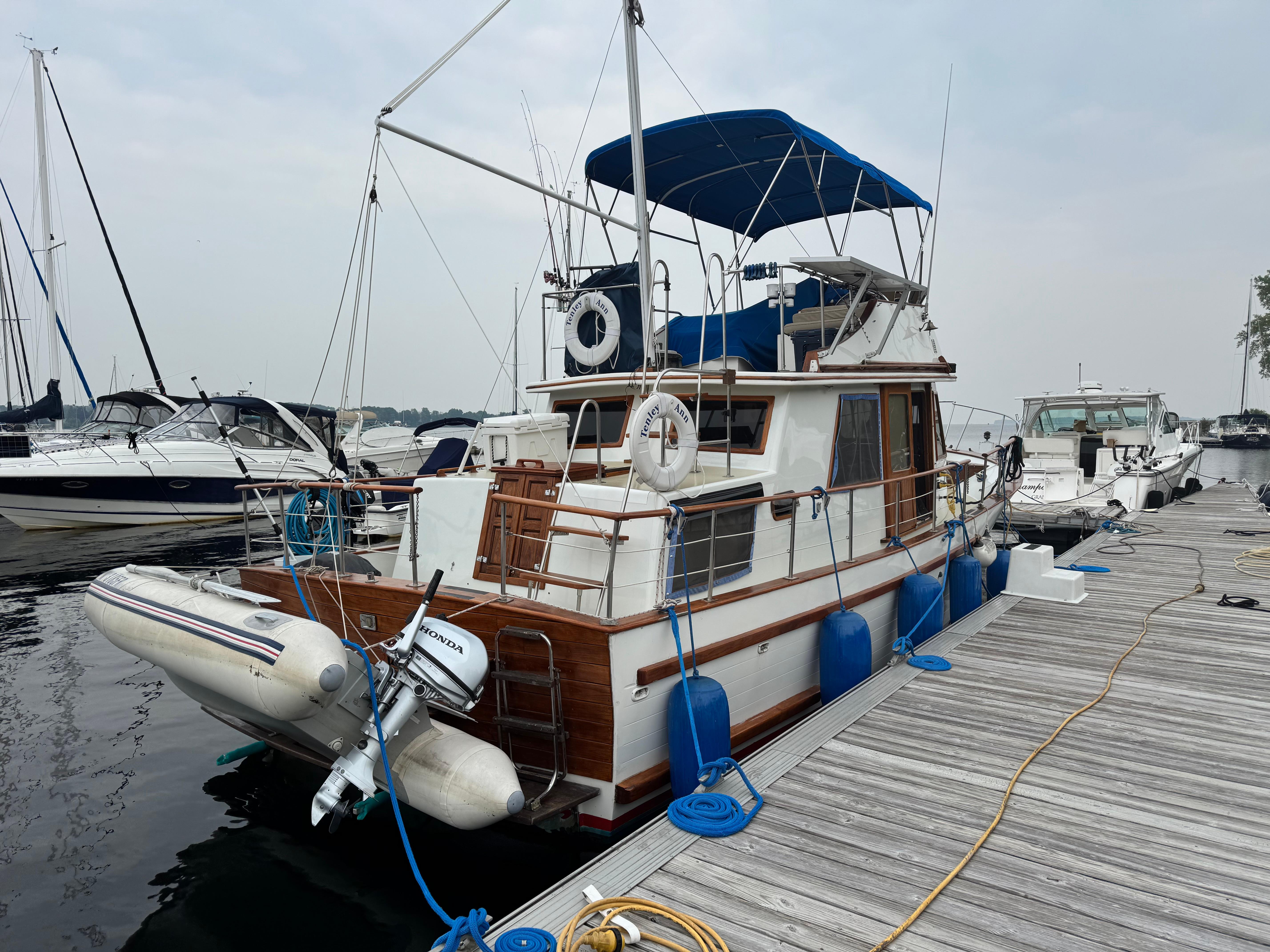 1981 Marine Trader 34 Double Cabin