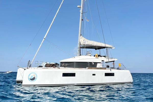 Lagoon 52