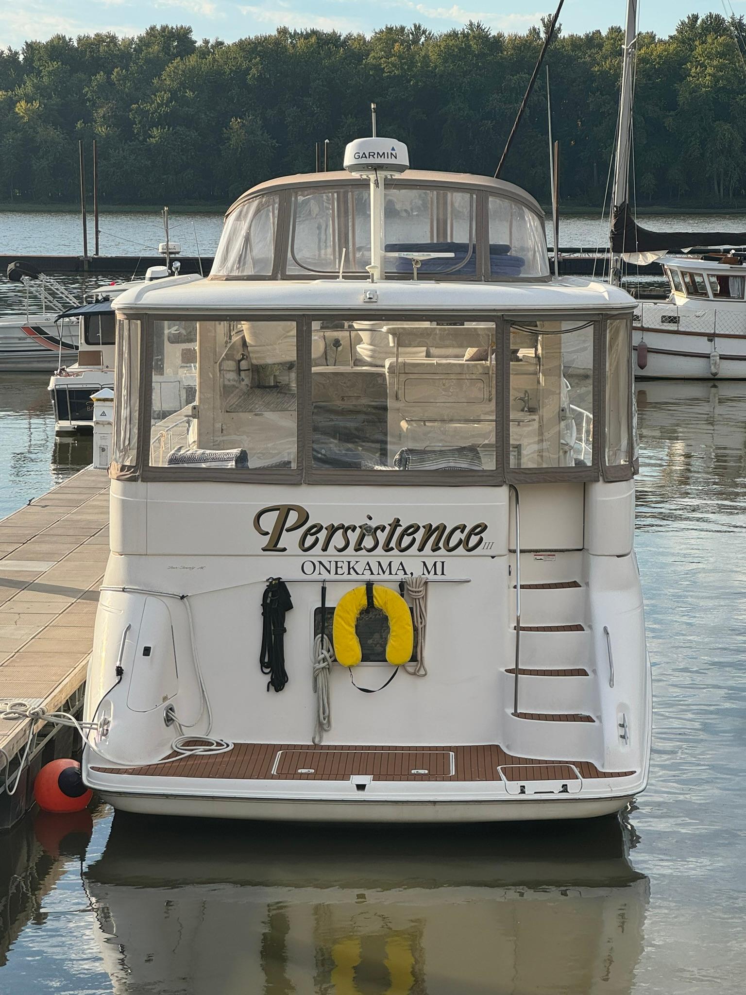 1998 Sea Ray 420 Aft Cabin