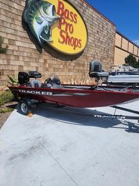 2025 Tracker Pro 170