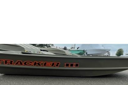 2026 Tracker Grizzly 10 Jon