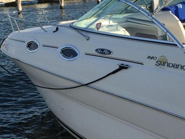 2004 Sea Ray 240 Sundancer
