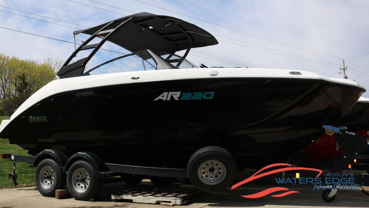 2025 Yamaha Boats AR220