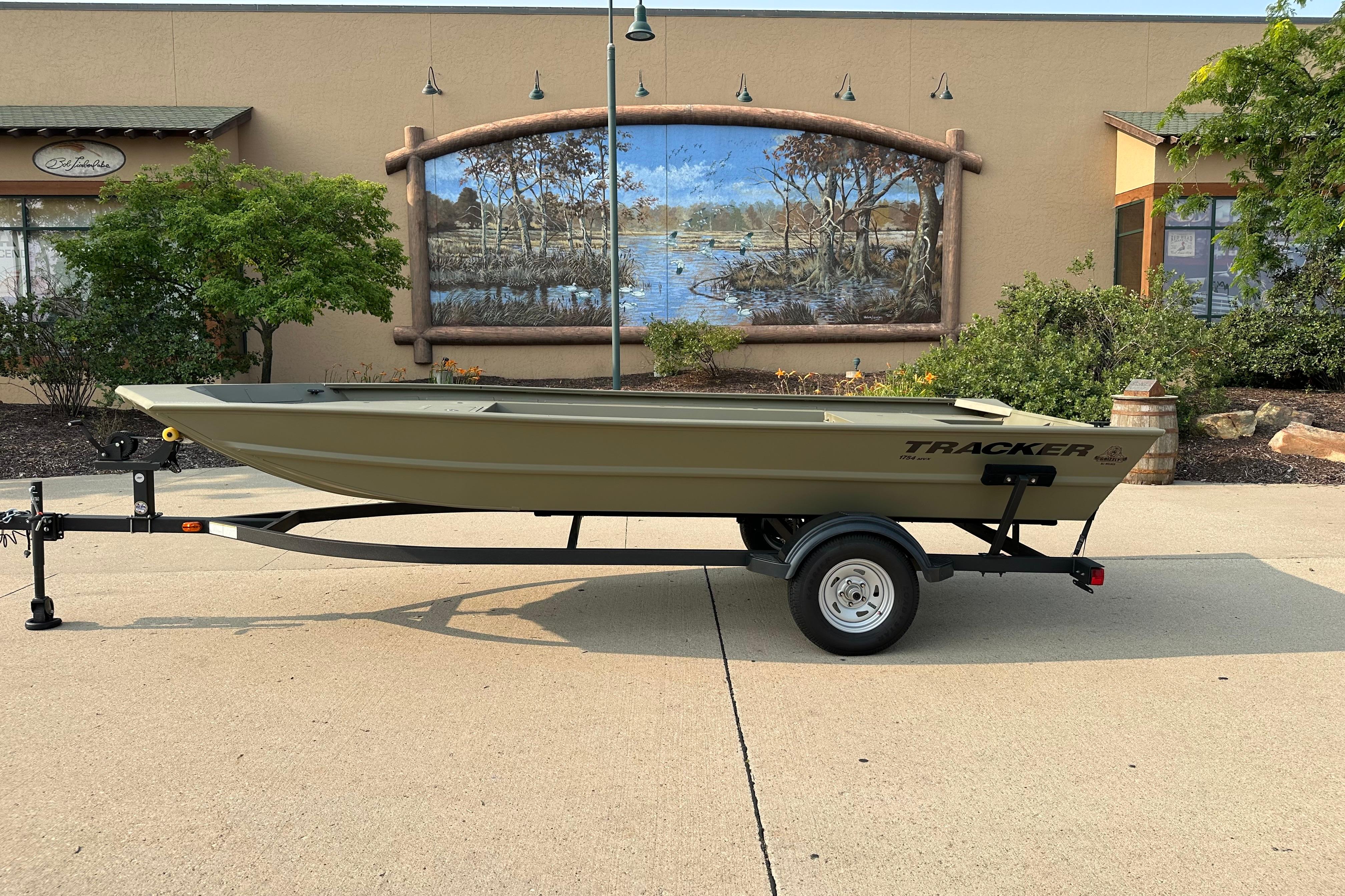 2026 Tracker Grizzly 1754 Utility