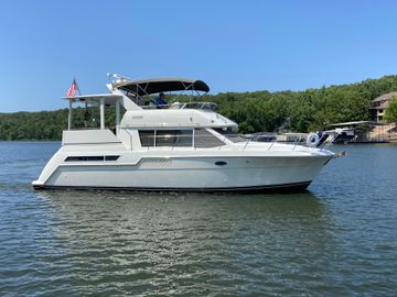 1997 Carver 405 Motor Yacht