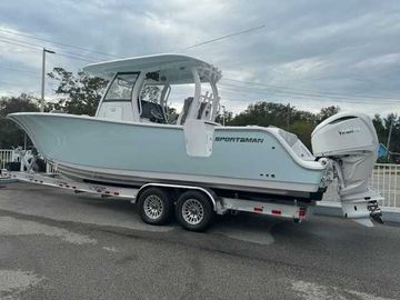 2025 Sportsman Open 302 Center Console