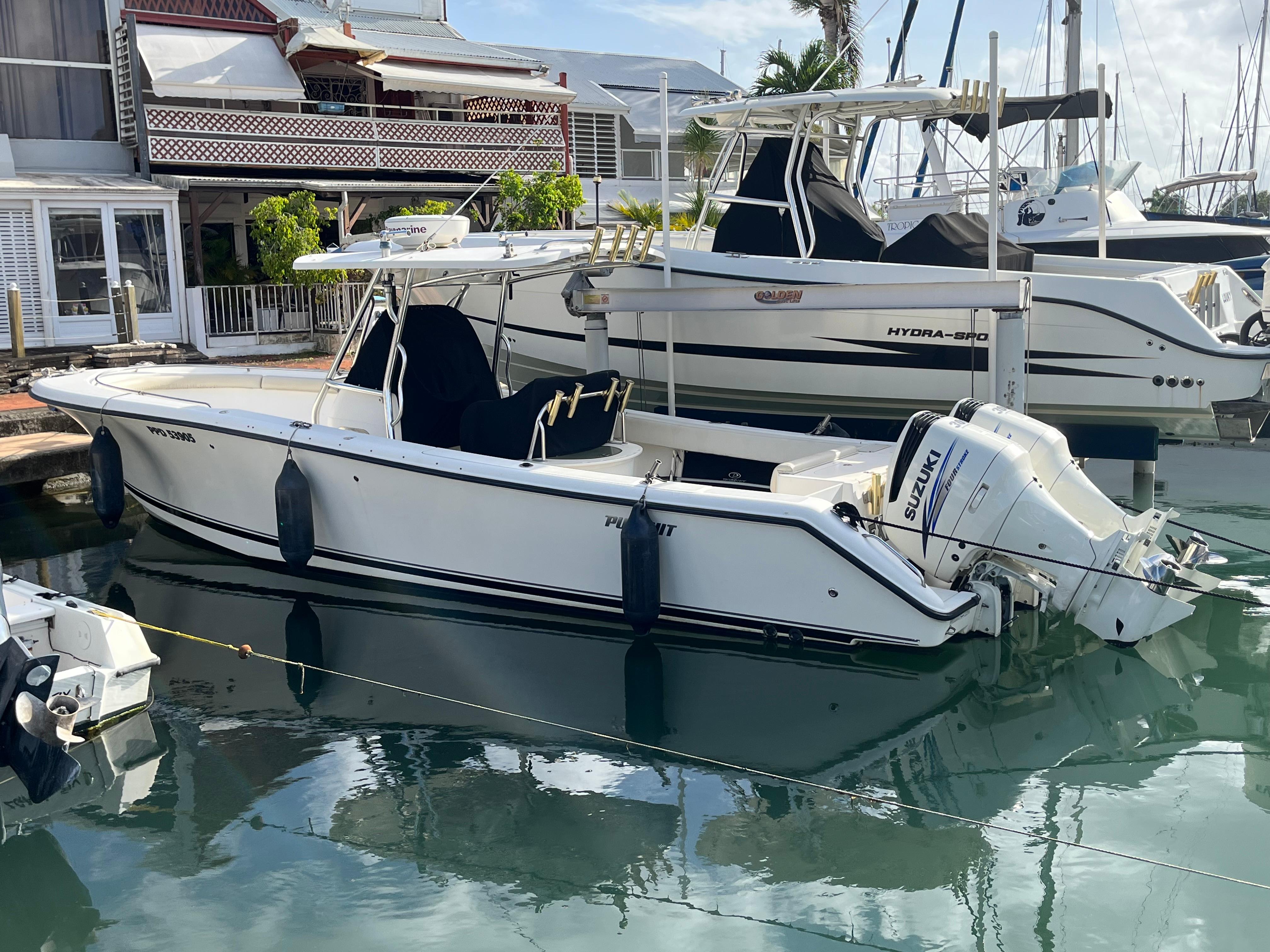 2007 Pursuit 310 Center Console