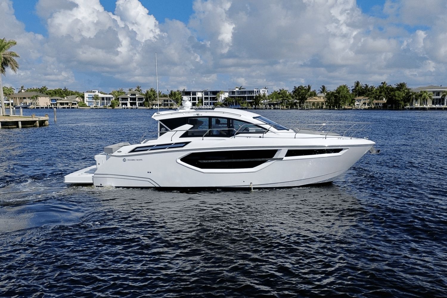 2024 Cruisers Yachts 42 Cantius