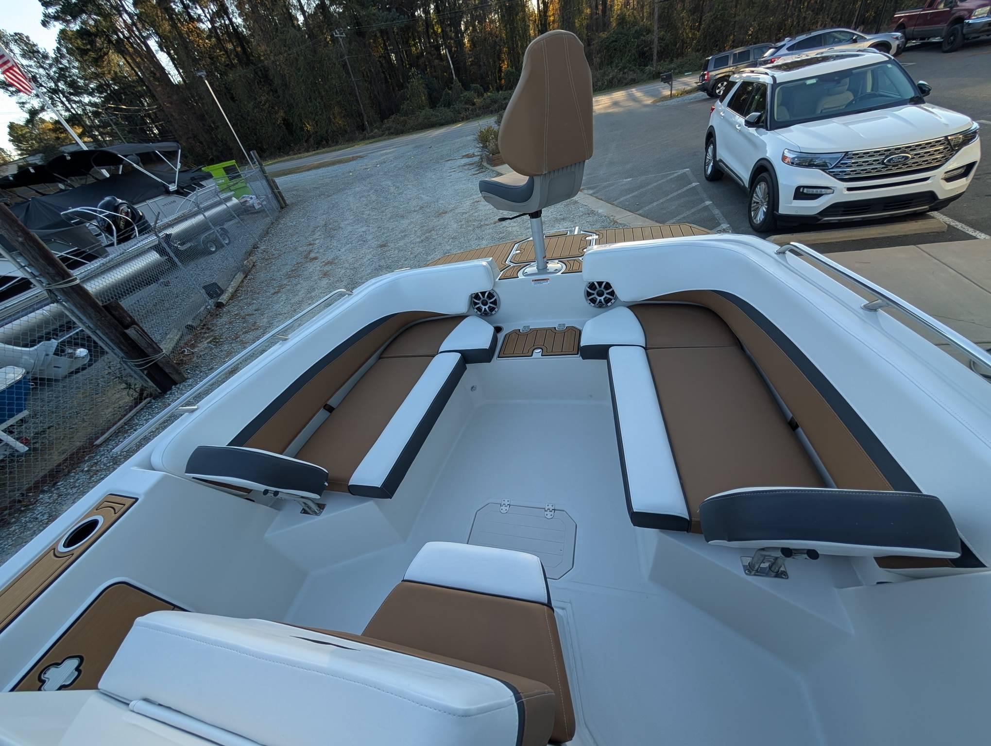 2025 Starcraft SVX 211 OB CC