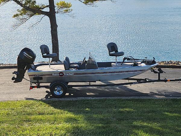 2020 Tracker Bass Tracker Classic XL