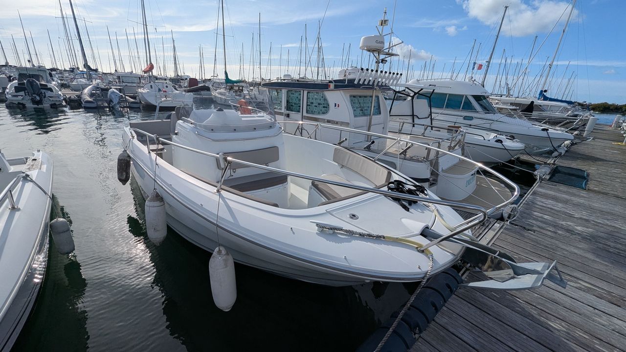 2015 Jeanneau Cap Camarat 7.5 CC