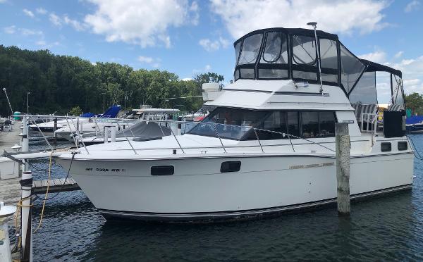 1988 Carver 3207 AFT CABIN MOTOR YACHT