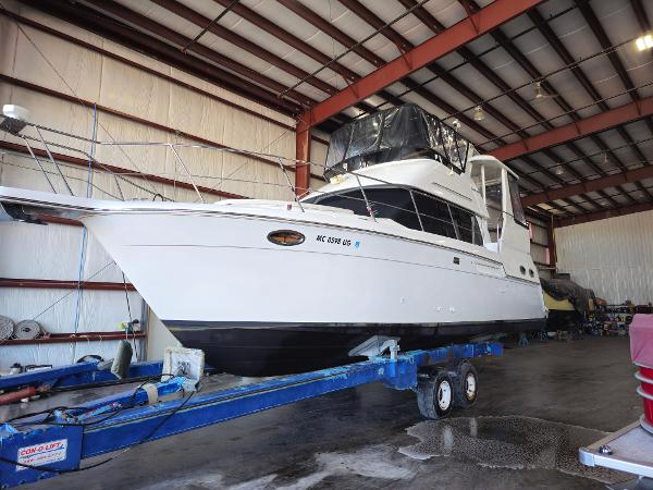 2003 Carver 356 Motor Yacht