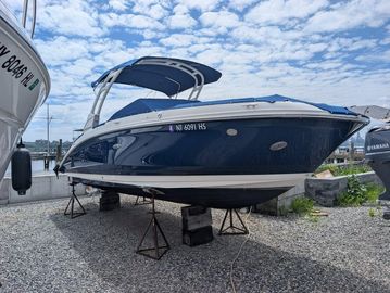 2021 Sea Ray SDX 270 Outboard