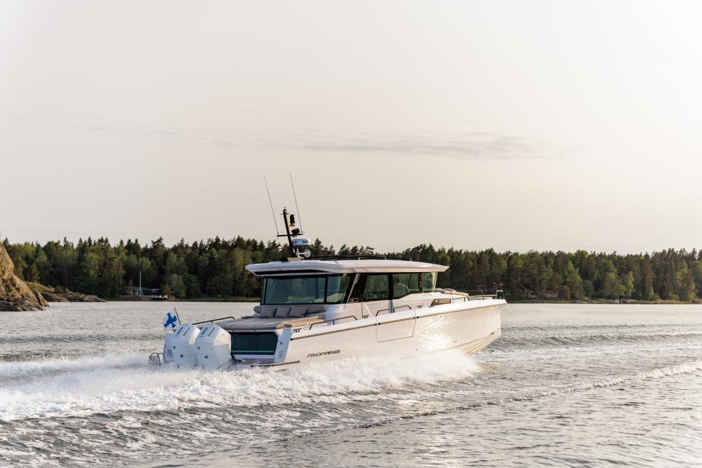 2025 Axopar 45 Cross Cabin - Aft Cabin