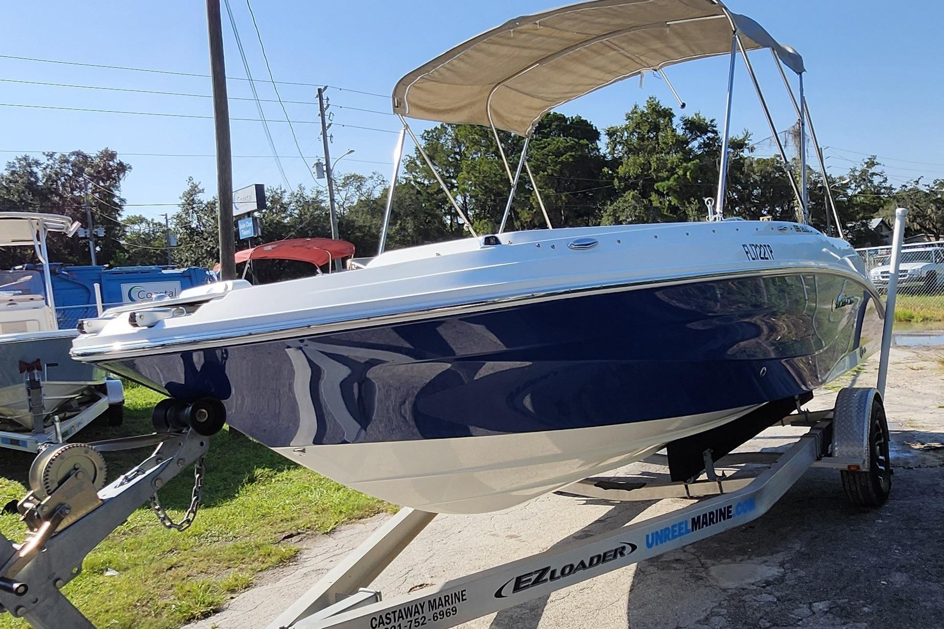 2023 Hurricane SunDeck Sport 205 OB