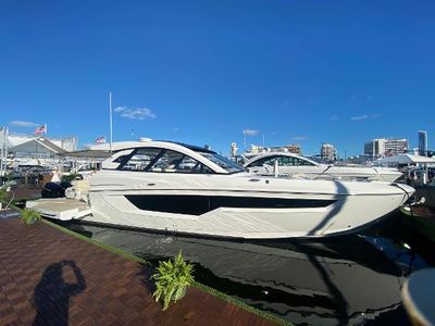 Cruisers Yachts 50 GLS